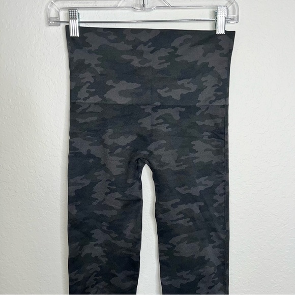 Spanx Leggings Women Large look at me now Camouflage Gray Black slimming  B28 - Picture 4 of 10
